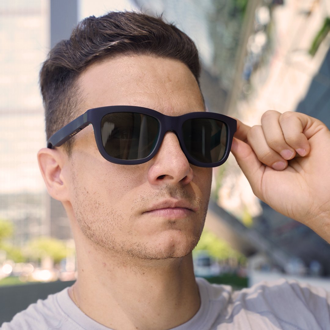 EyeQ – Occhiali da sole intelligenti con tonalità regolabile e audio integrato 🔥Approfitta dello sconto esclusivo!🔥